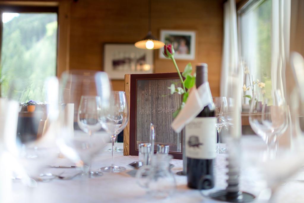 Alfonsstueberl - Ferienwohnungen & Restaurant Innervillgraten Exteriör bild