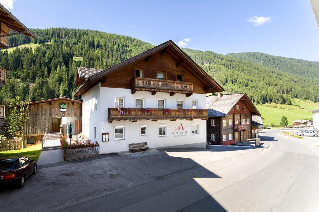 Alfonsstueberl - Ferienwohnungen & Restaurant Innervillgraten Exteriör bild