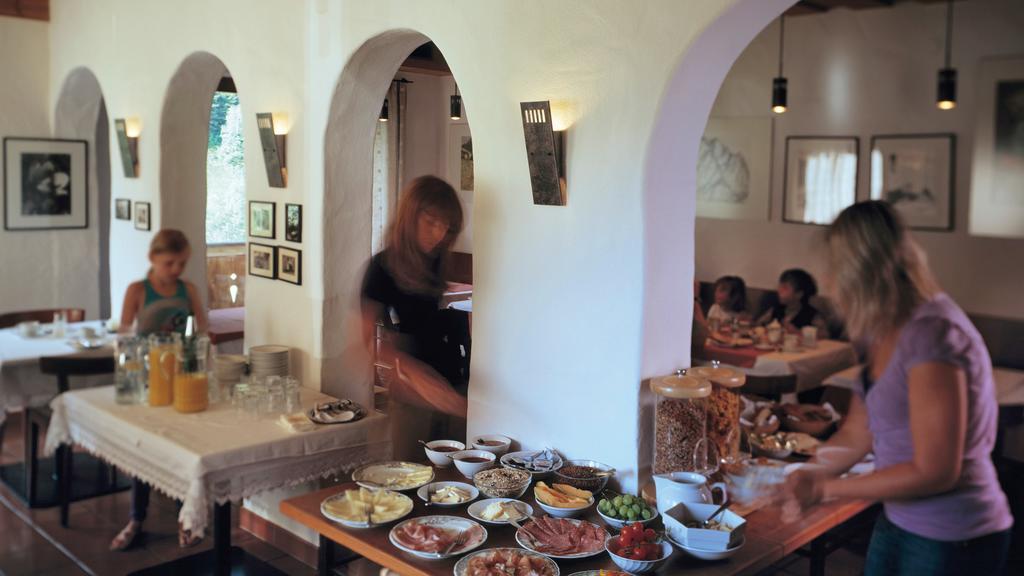 Alfonsstueberl - Ferienwohnungen & Restaurant Innervillgraten Exteriör bild